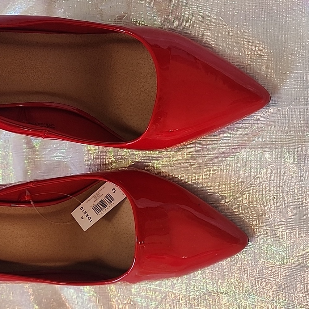 torrid Red Patent Pointed-Toe Stiletto Pumps - Picture 4 of 6